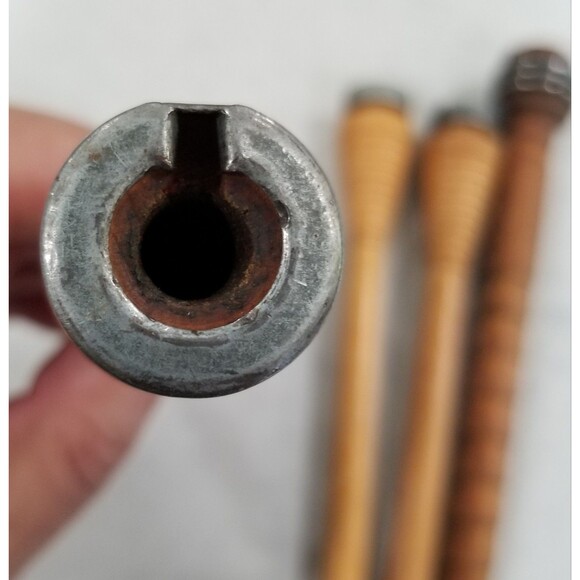 Antique bobbins 3 beehive 1 other total 4 count - Picture 6 of 7